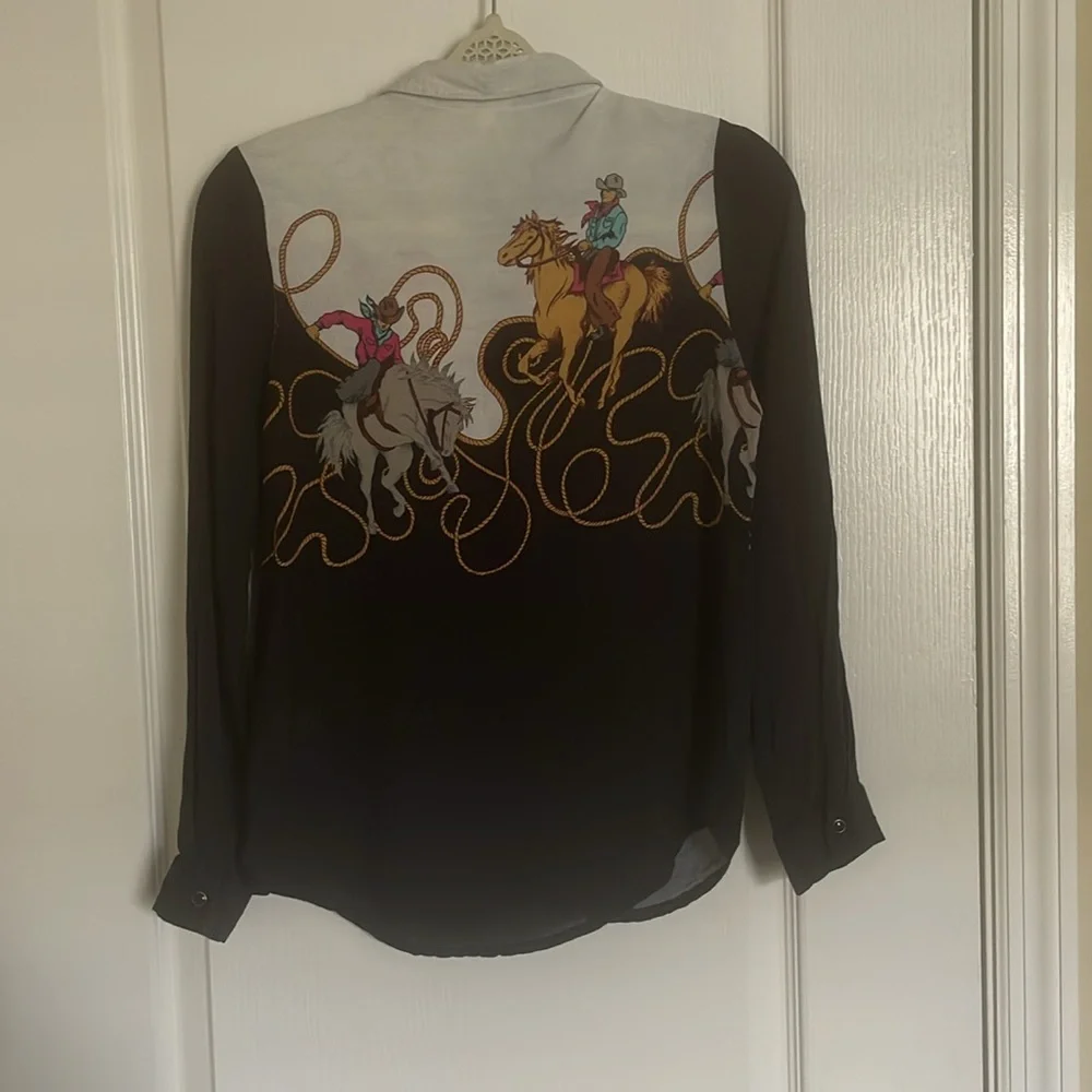 Roper Girls Vintage Style Cowboys and Horses Western Button Down Shirt - Picture 9 of 9